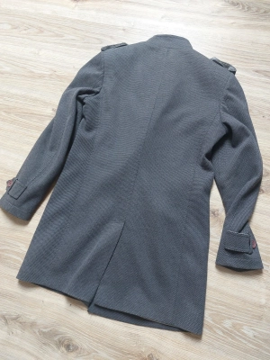 Wiosenny lekki płaszcz