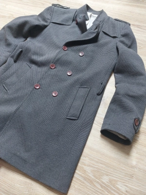 Wiosenny lekki płaszcz