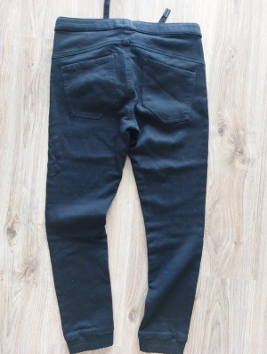 Spodnie joggery czarne Diverse