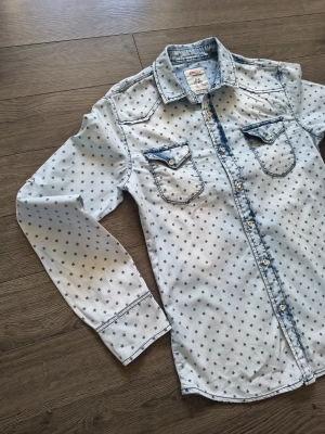 Nowa koszula jeansowa