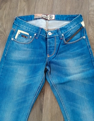 Nowe spodnie jeansowe Denim